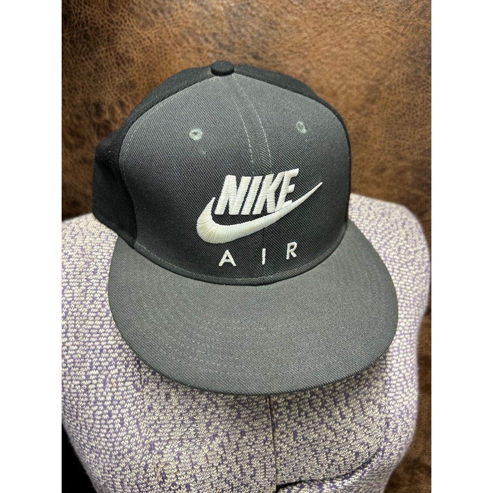 Nike Air Swish Jordan  Flat Bill Snap Back Black Baseball Cap